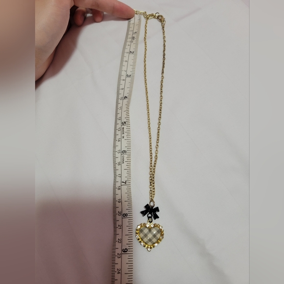 Vintage heart and bow pendant necklace - Picture 3 of 3